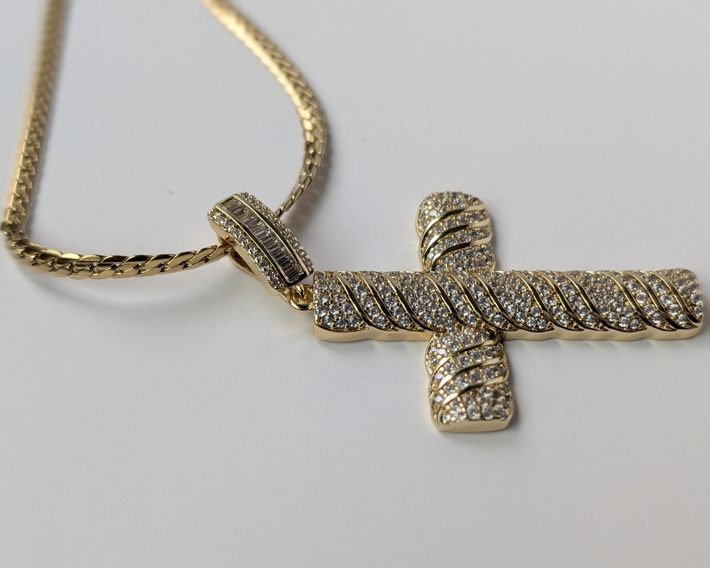 Gold cross pendant necklace